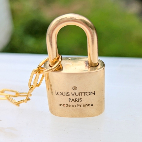 🌟Authentic Louis Vuitton Padlock and Key Necklace Set + Real Gold Chains 🔐🌟 - Picture 6 of 11